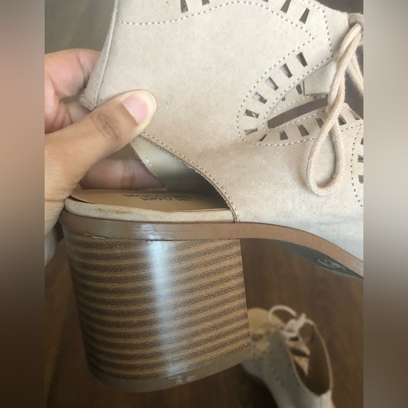 Open toe booties lace up size 8.5 - Picture 10 of 14